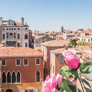 venice-luxury-palace.hotelslidodijesolo.com/